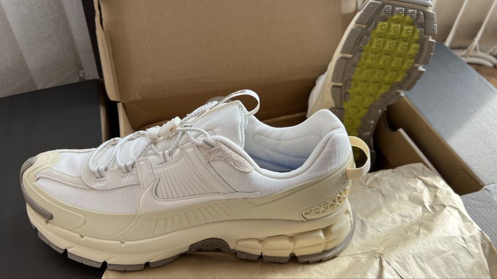 Nike Zoom Vomero Roam - 45 номер, напълно нови