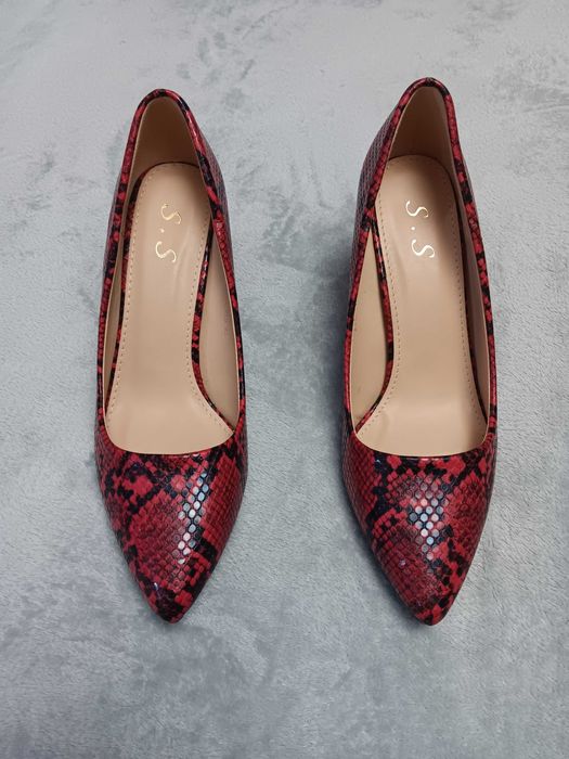 Pantofi rosii cu toc gros, model piele sarpe, 39