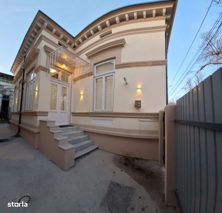 De Vanzare Casa- Spatiu Comercial zona Centrala