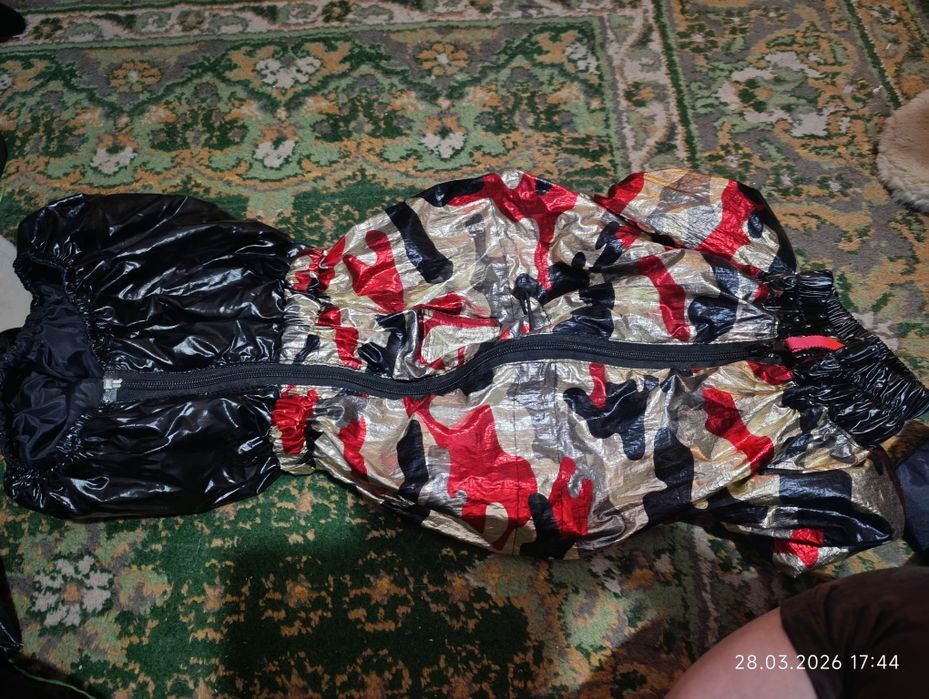 Продам комбенизоны для собаки..