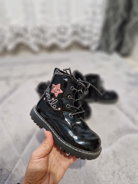 Vând ghetuțe pentru fete Nr. 25 Graceland Deichman