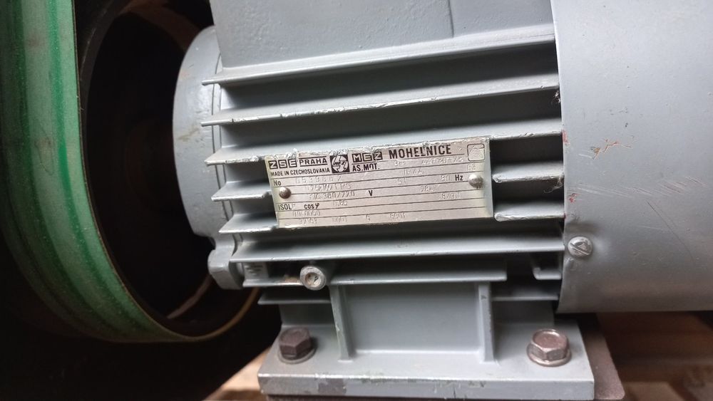 четири шпинделна  осцилираща машина -ITALY