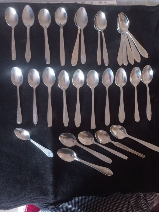 Продам ложки вилки ножи