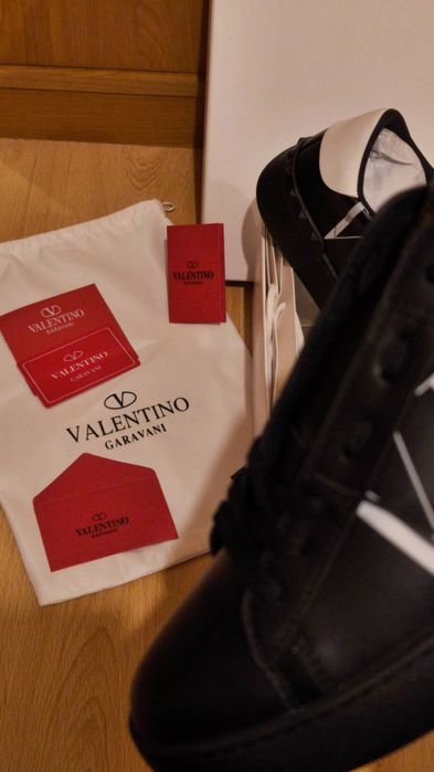 Кецове- Valentino Garavani