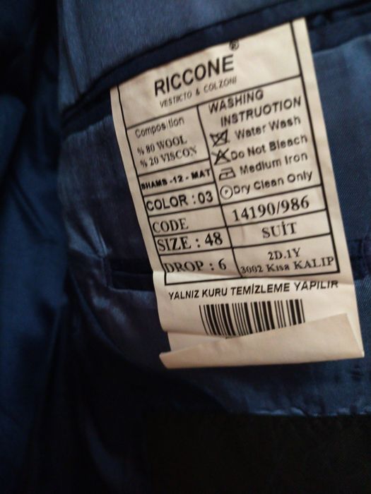 Продам костюм, 48 размер