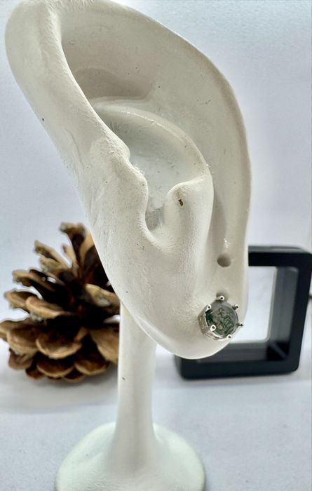 Сребърни обеци с естествен мъхов ахат 1.5 карата