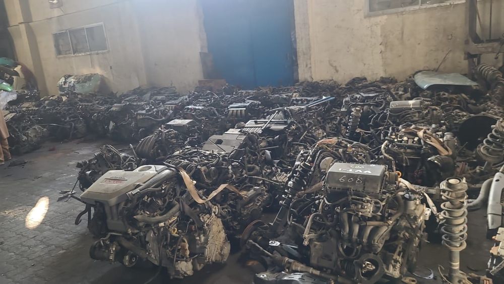 Двигатель  бампер фары радиатор