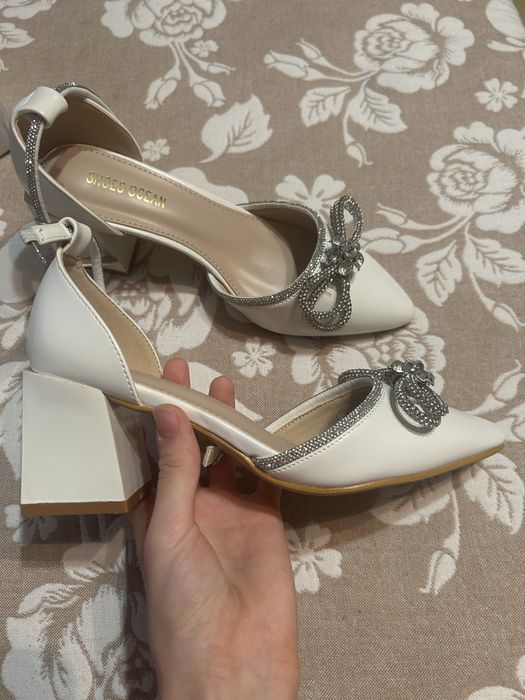 Новые белые Туфли