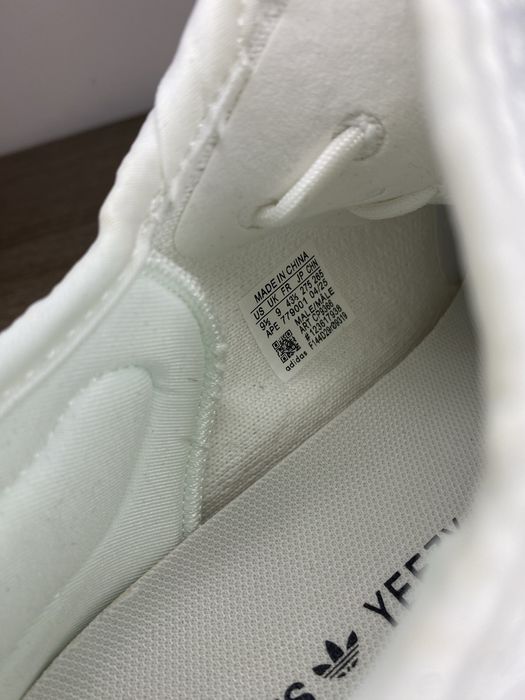 Yeezy 350v2 Triple White