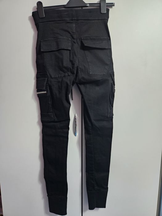 Blugi made by society noi nouti fara eticheta