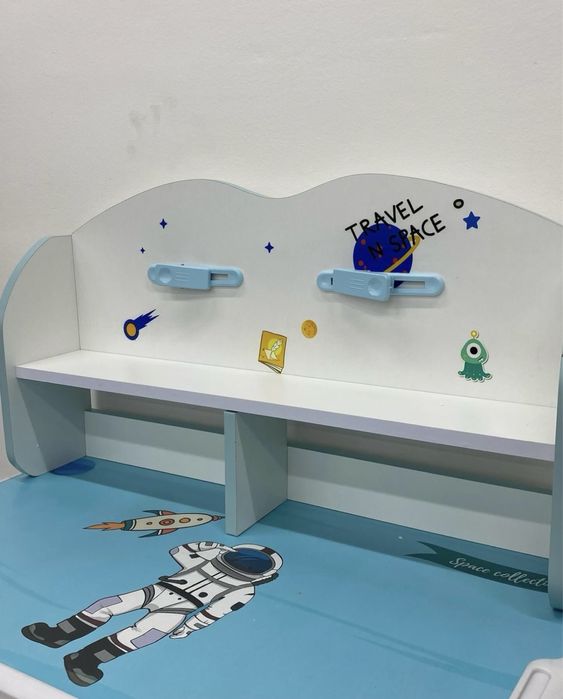 Детский парта и стул комплект / Новое в упаковке