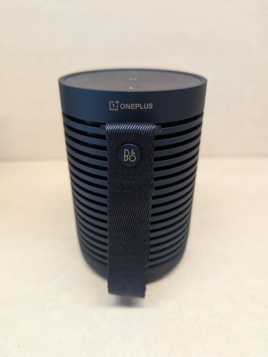 Като нова! Оригинална колонка Bang & Olufsen Beosound Explore - Navy