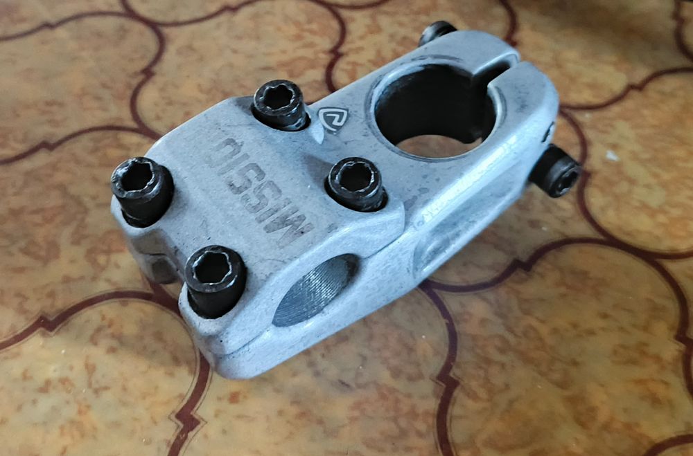 Продам запчасти на BMX