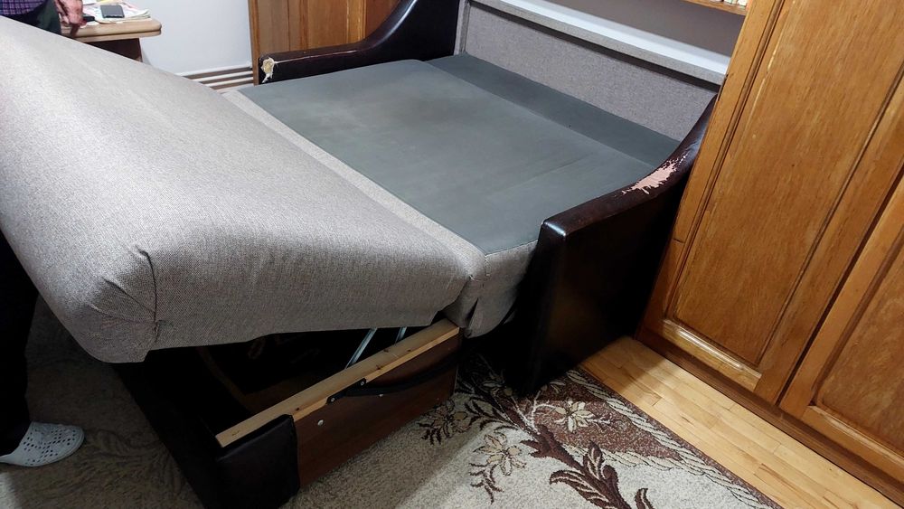 Mobila lemn masiv dormitor