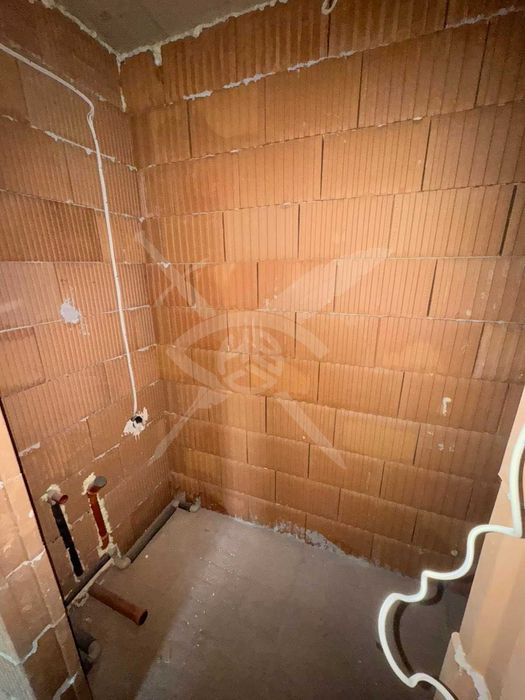 Продава се Тристаен апартамент в София, Хладилника - 82 кв.м за 1282 €/кв.м - Снимка #4