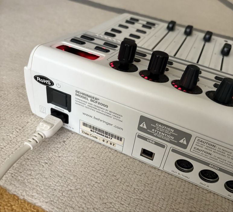 Controller Behringer BCF2000