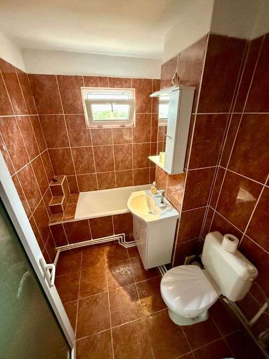 Inchiriez apartament 4 camere Eforie Nord