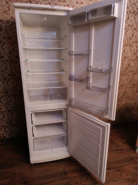Продам холодильник Атлант