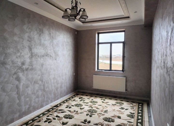 Arenda kvartira uch qaxraman challa qozoqda betonkaga yaqin Srochna