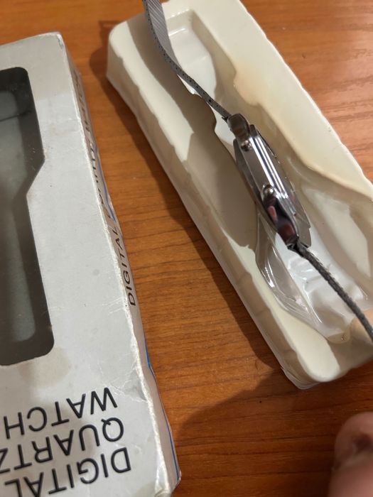 Ceas lcd Convoi cu 7 melodii