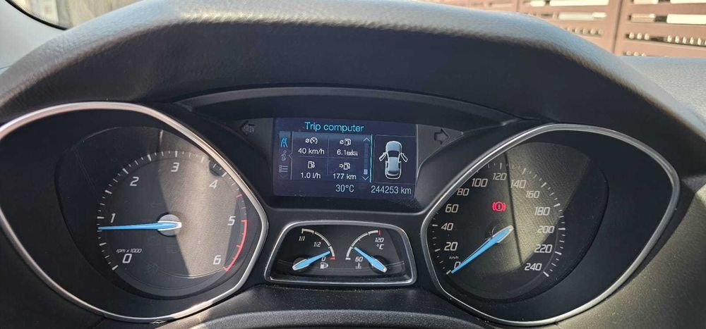Vand Ford Focus mk3 1.6 TDCI Titanium, 115 hp