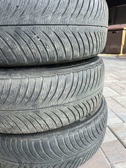 Vând 4 cauciucuri iarnă Michelin Alpin 5  Runflat 500 setul.