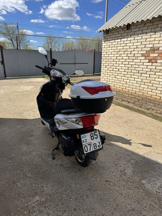 Продам мопед,скутер м8 x-7