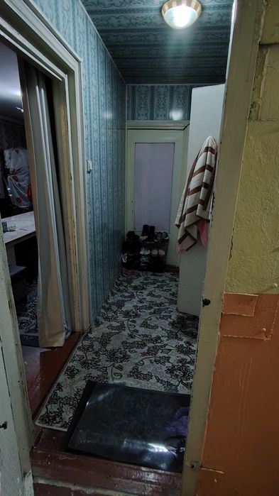 Uy sotiladi 2 xona 3 xona qilingan