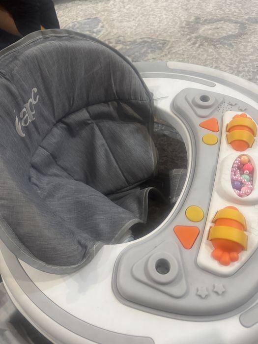 Ходунок в хорошем состояни.