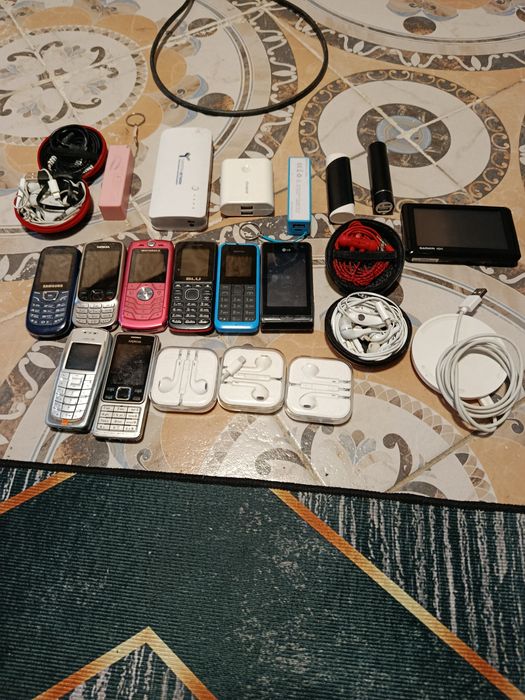 Telefoane fechi și bateri externe