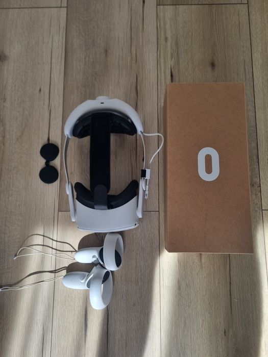 Oculus / Meta Quest 2 64GB + KIWI Elite Strap cu baterie + Face Cover