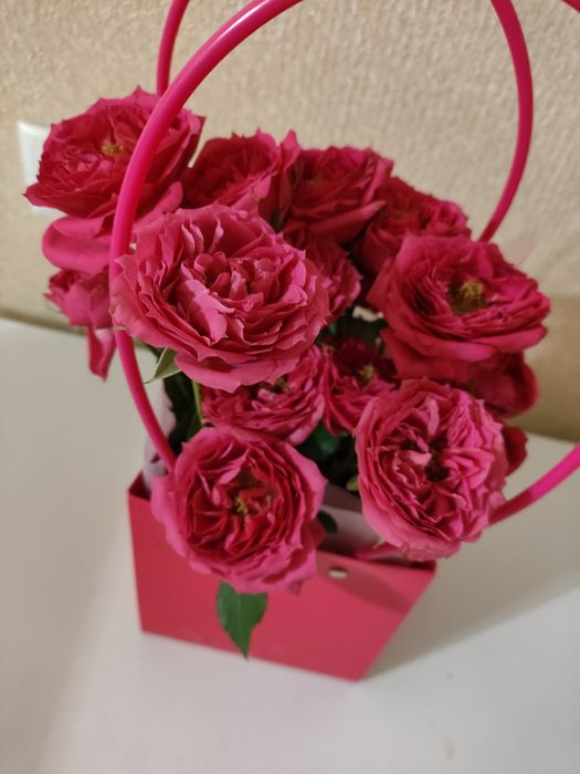 Продаю корзиночку с цветками