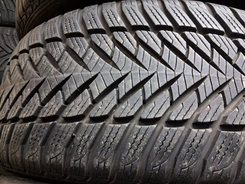 Anvelope second iarna 205 50 R17 Goodyear RFT*