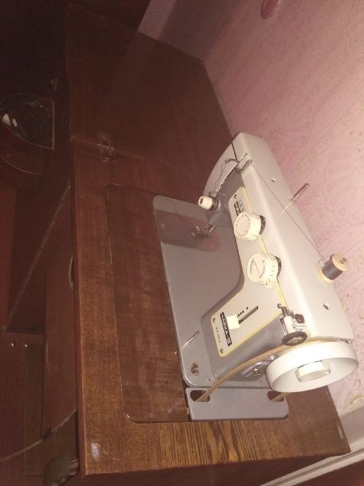 Швейная машинка Чайка-3