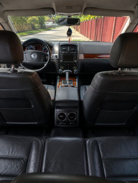 Vând Touareg motor 2.5 Tdi 2007 acte valabile fiscal pe loc preț 3000 euro
