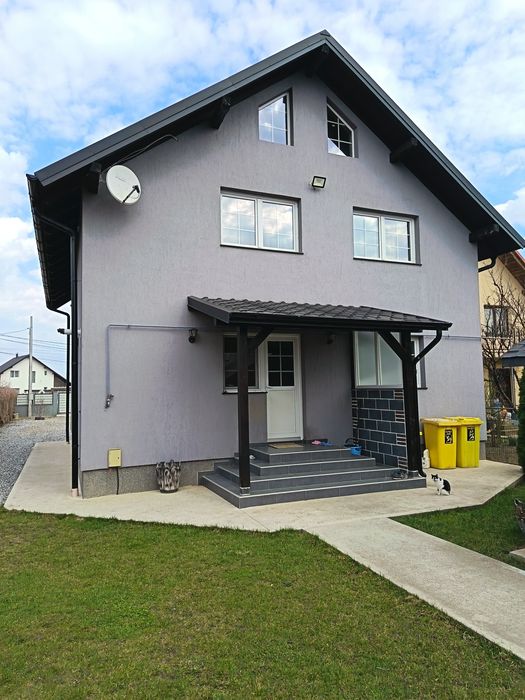 Casa+ teren+ anexe de vanzare