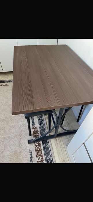 Кухонный стол в отличном состоянии