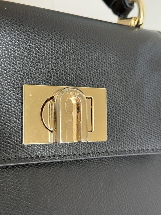 Черна чанта Furla