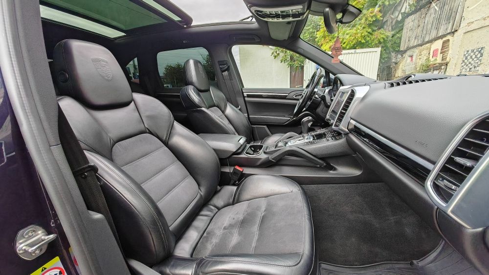 Porsche Cayenne Platinum Edition