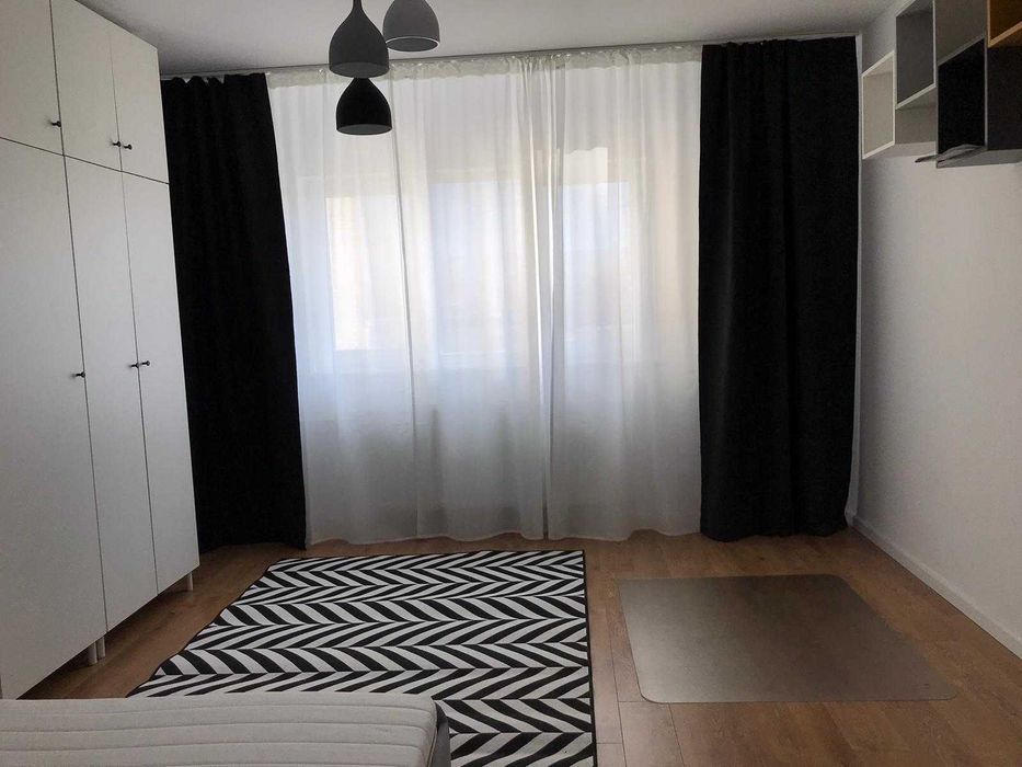 Apartament 3 camere, str Bucuresti, vis-a-vis de blocul Spray
