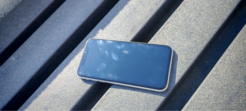 iPhone XR 64GB Alb IMPECABIL – Face ID NU merge – 89% baterie