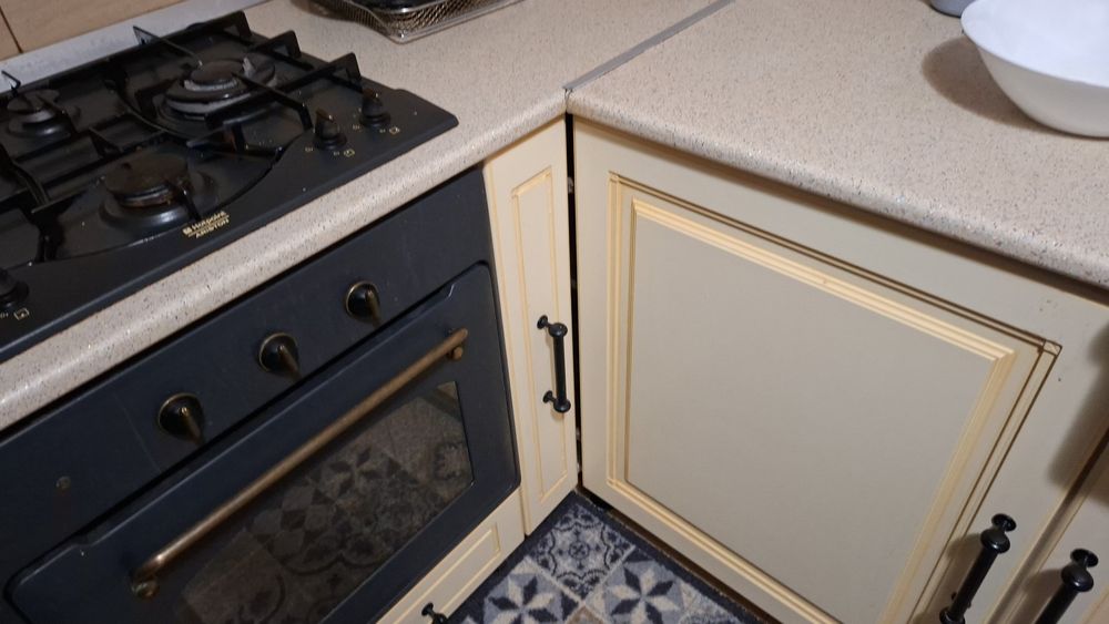 Bucătărie de culoare crem