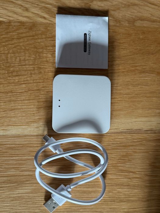 Smart Hub Gateway Tuya Zigbee 3.0 WIFI