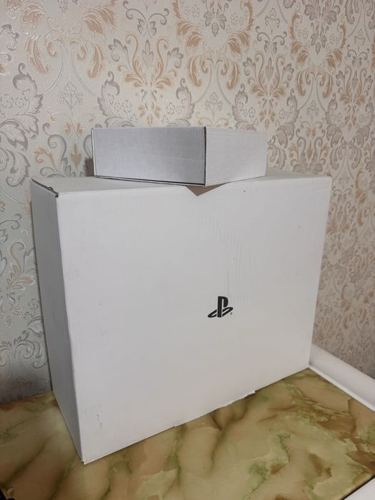PlayStation 5 Slim Yengi amerikadan opkelingan oq korobkani ozida