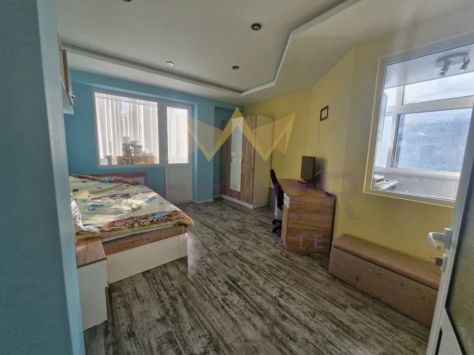 Продава се Тристаен апартамент в Добрич, Свети Георги - 76 кв.м за 1645 €/кв.м - Снимка #6