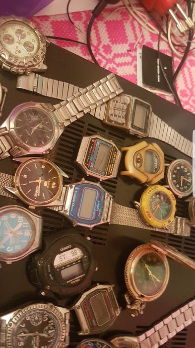 Ceasuriii diferiteee modele ,pret pe bucata