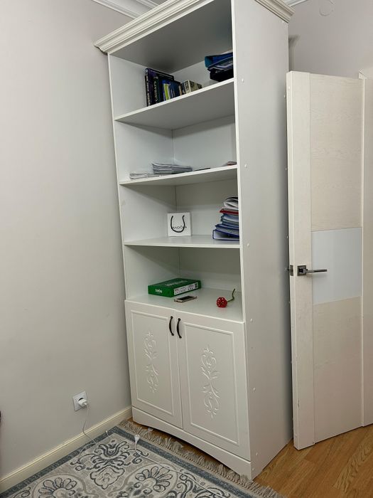 Книжный шкаф белый