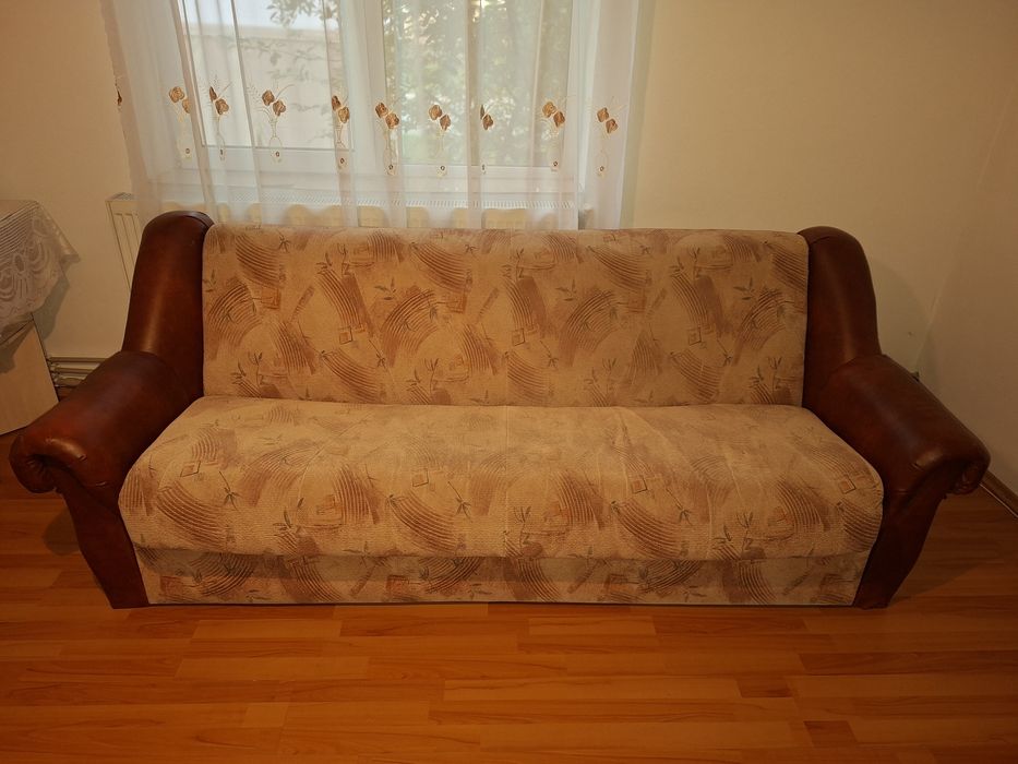 Canapea extensibilă.