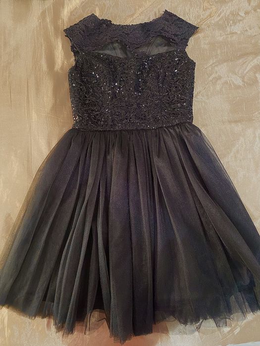 Продавам официална рокля