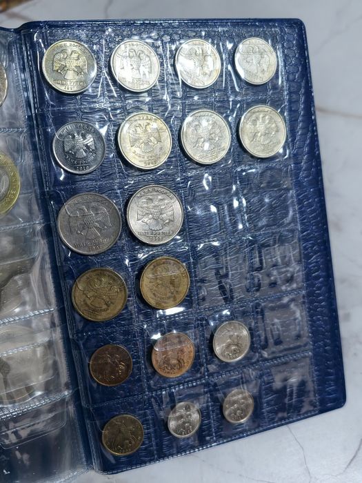 Продам монеты Тенге Рубль Сом